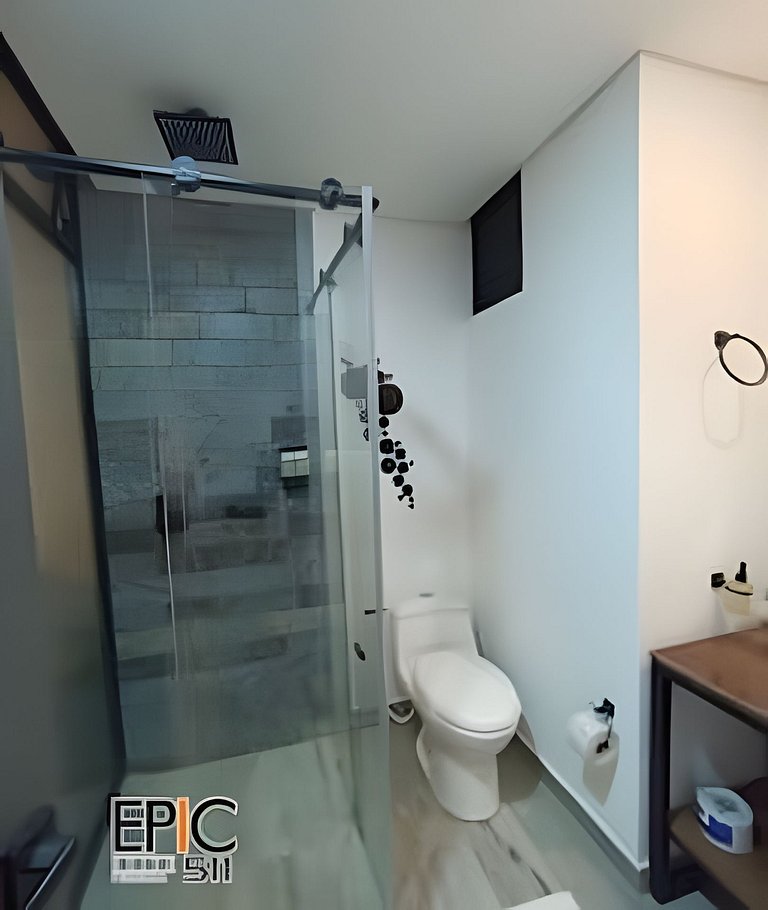 Epic Suite 511 Premium Airport