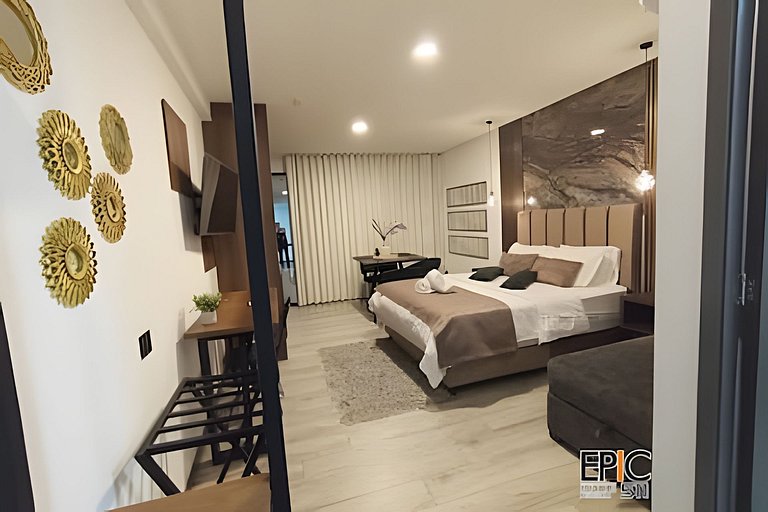 Epic Suite 511 Premium Airport