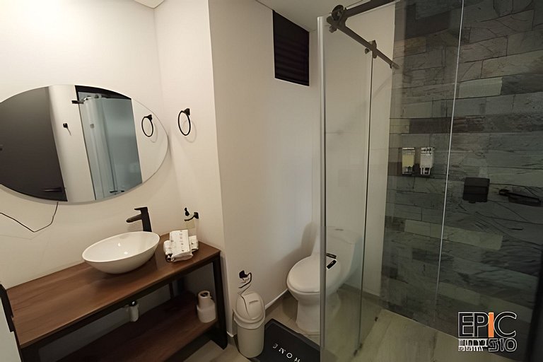 Epic Suite 510 Deluxe Airport