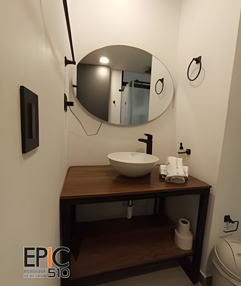 Epic Suite 510 Deluxe Airport