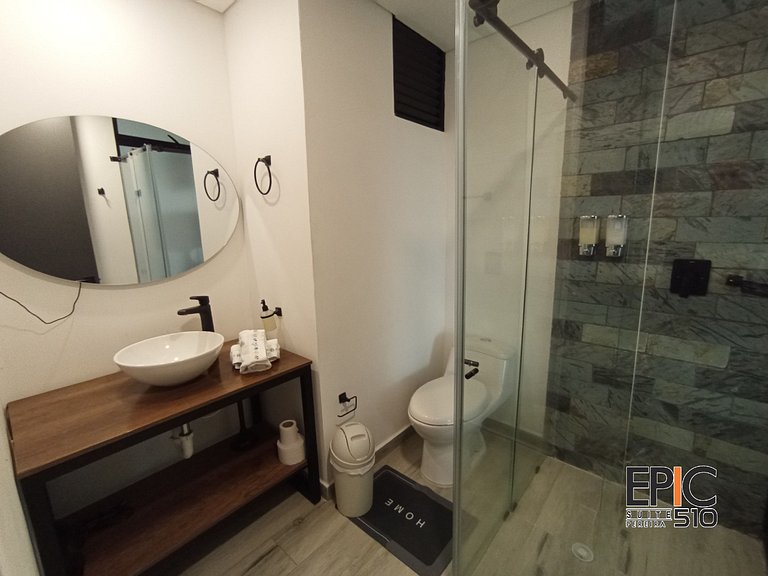 Epic Suite 510 Deluxe Airport