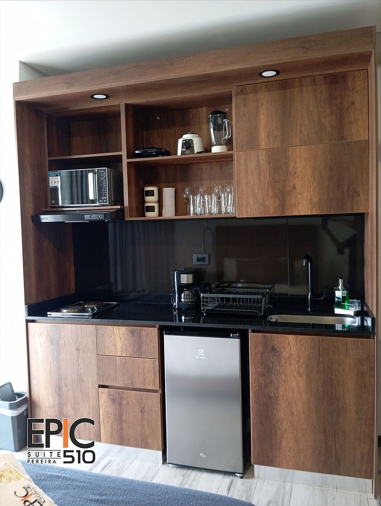 Epic Suite 510 Deluxe Airport