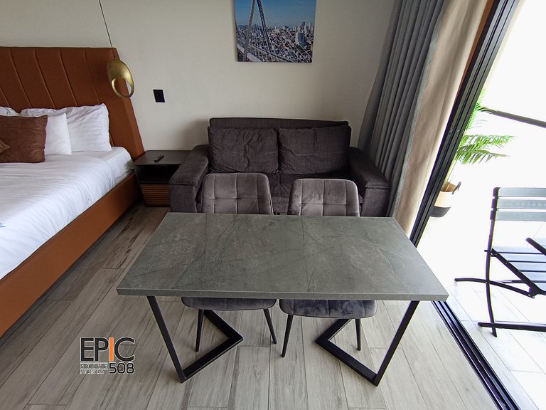 Epic Suite 508 Deluxe Airport