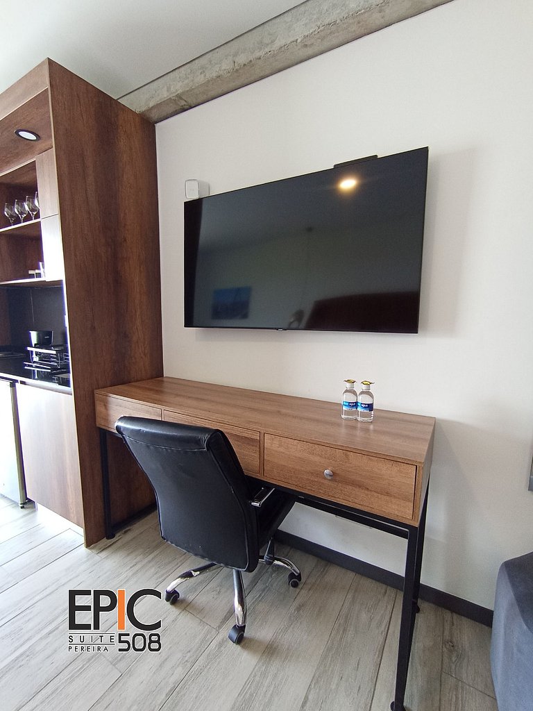 Epic Suite 508 Deluxe Airport