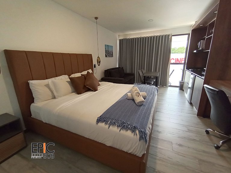 Epic Suite 508 Deluxe Airport