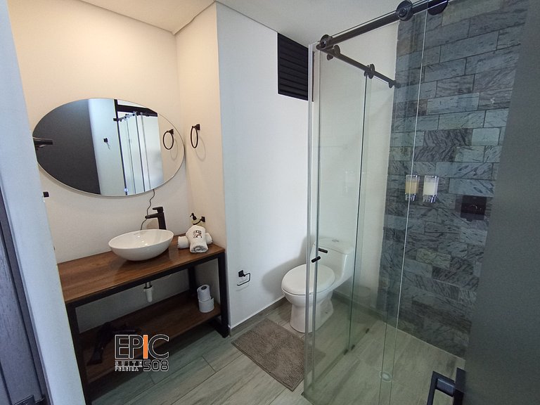 Epic Suite 508 Deluxe Airport