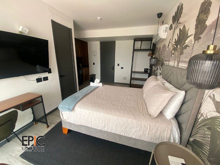 Epic Suite 502 Exclusive Airport