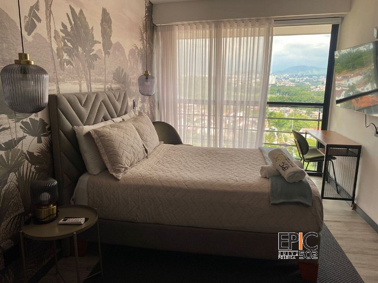 Epic Suite 502 Exclusive Airport