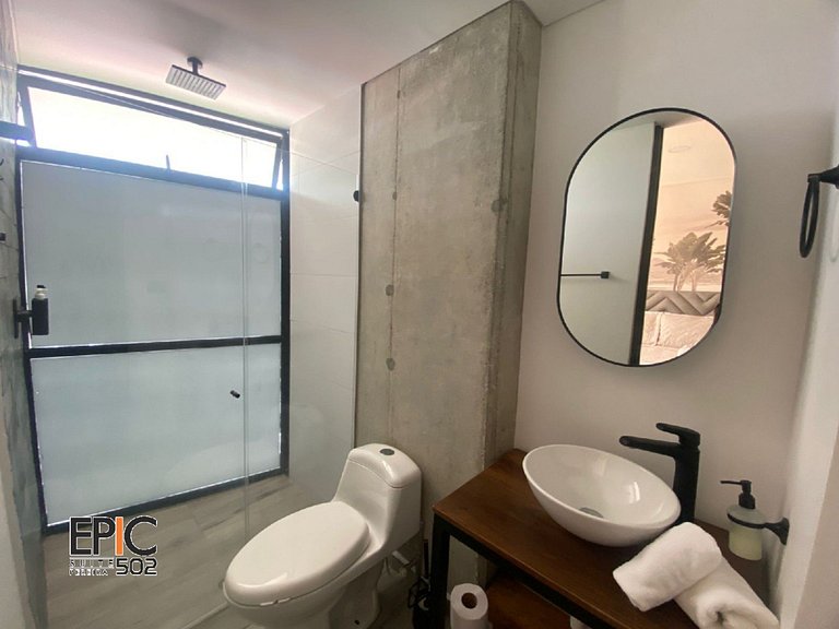 Epic Suite 502 Exclusive Airport