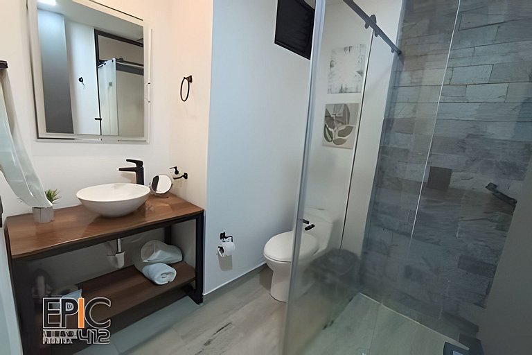 Epic Suite 412 Loft Fam Airport