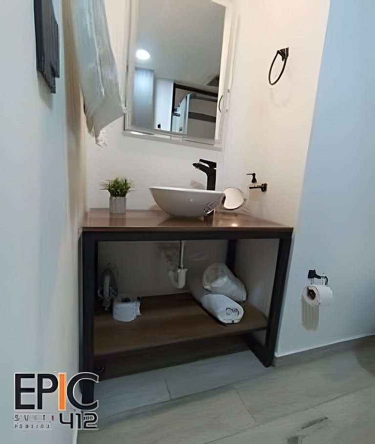 Epic Suite 412 Loft Fam Airport