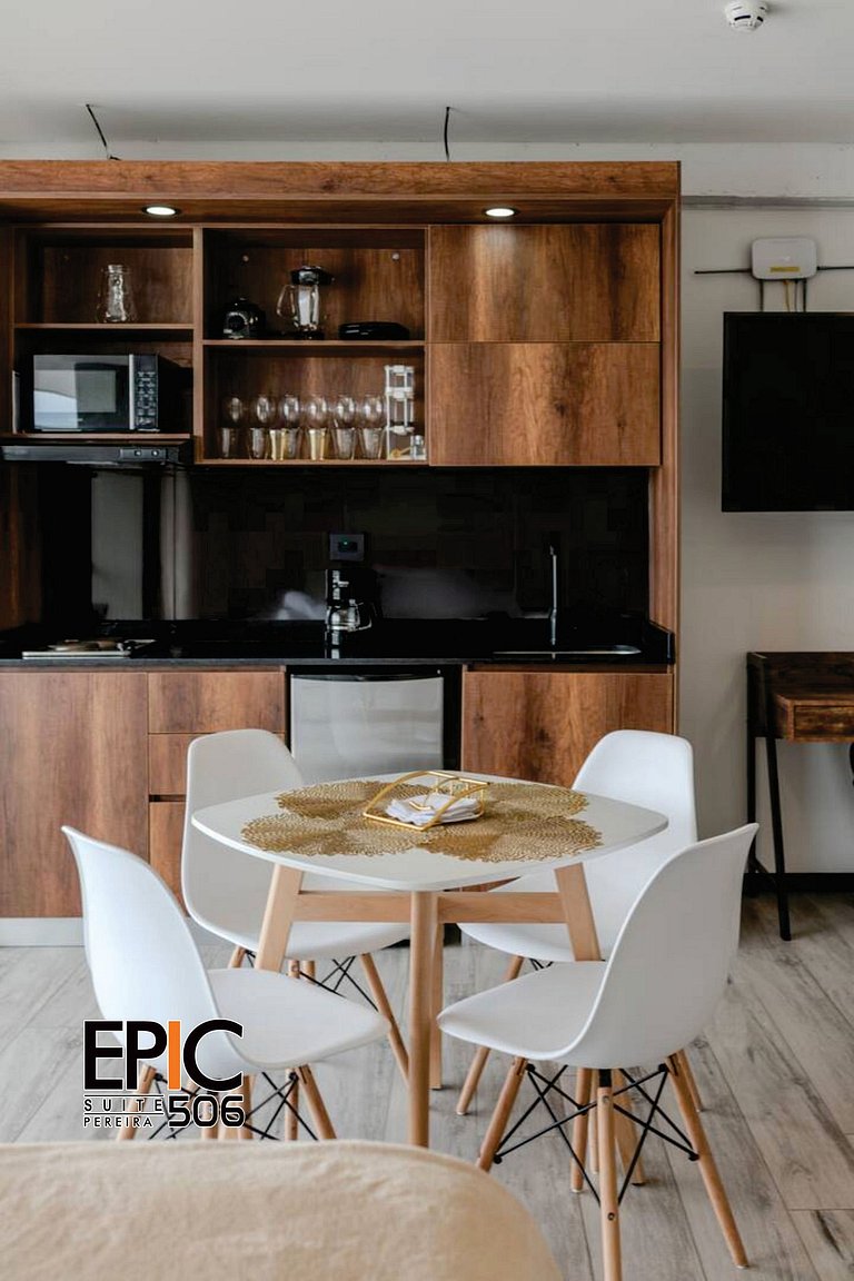 Epic Suite 506 Deluxe Airport