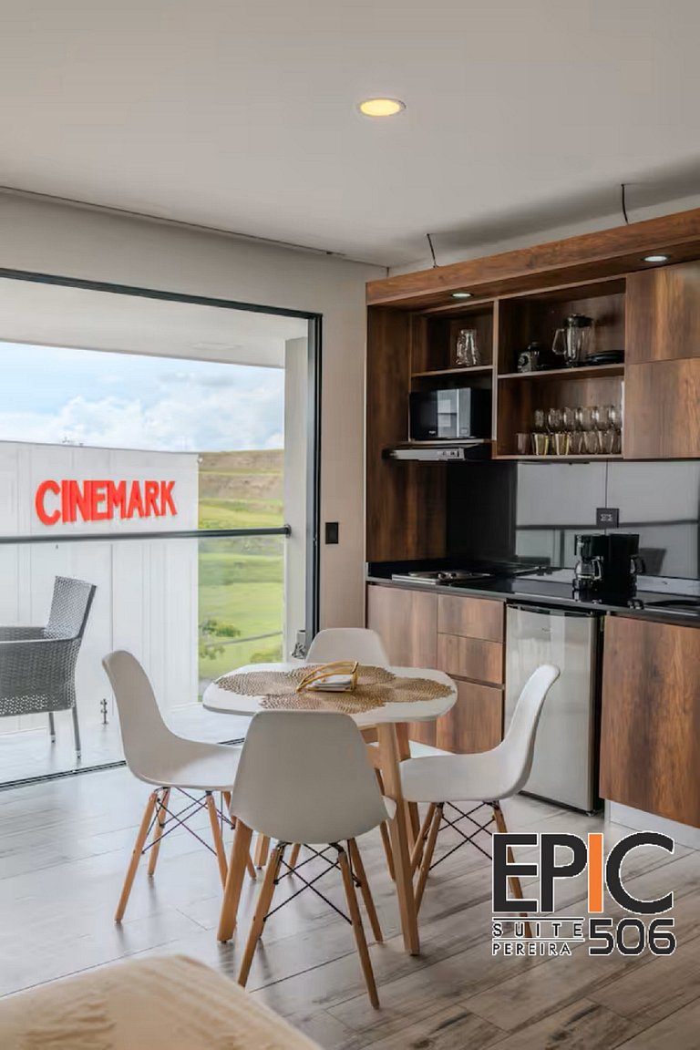 Epic Suite 506 Deluxe Airport