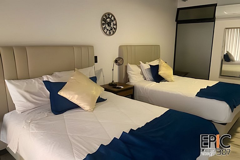 Epic Suite 307 Family Loft Airport