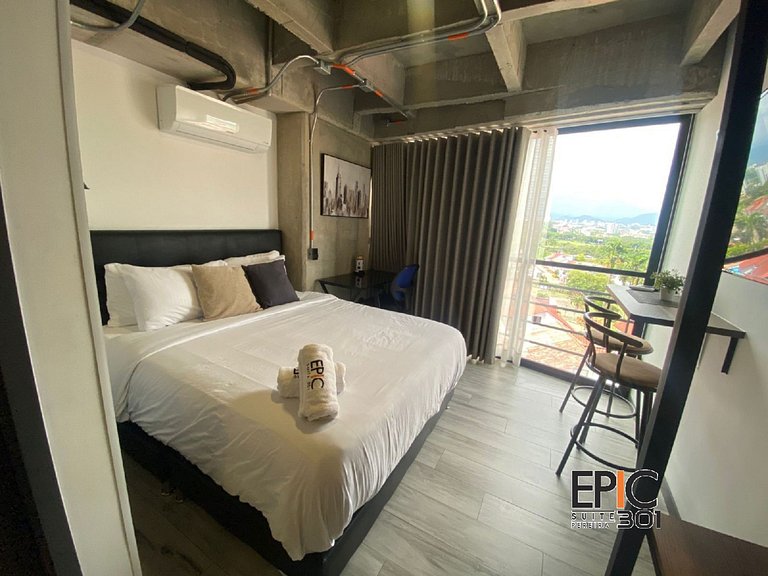 Epic Suite 301 Deluxe Loft Airport