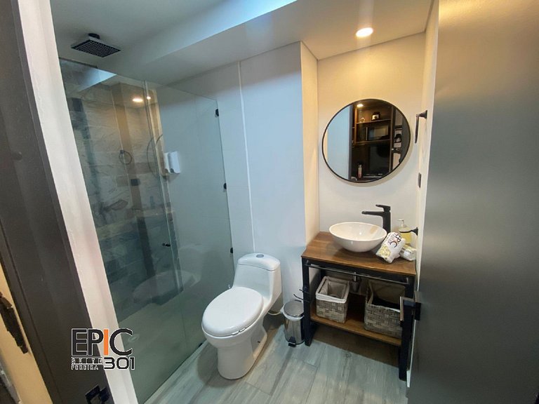 Epic Suite 301 Loft Deluxe Airport