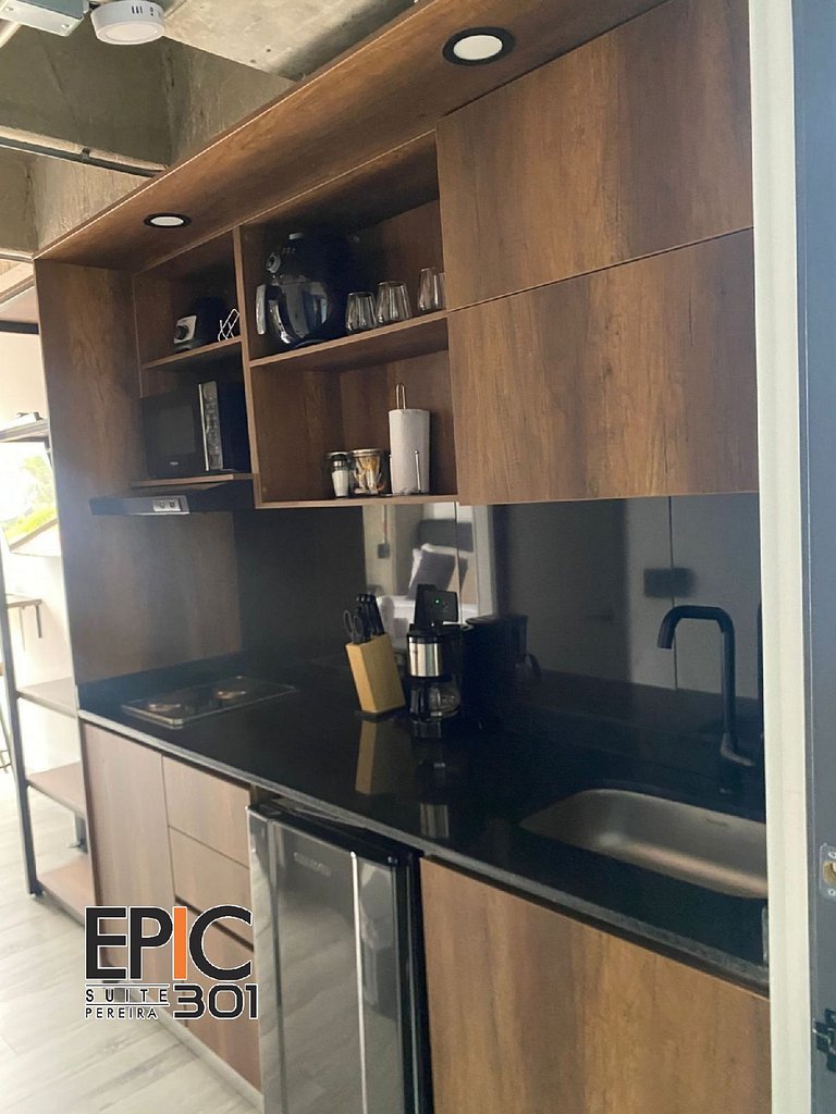 Epic Suite 301 Deluxe Loft Airport