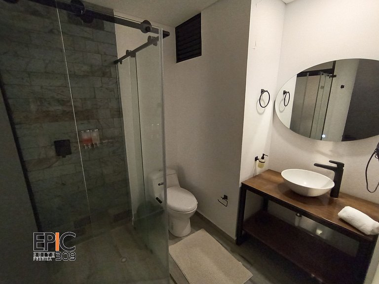 Epic Suite 309 Loft Luxury Airport