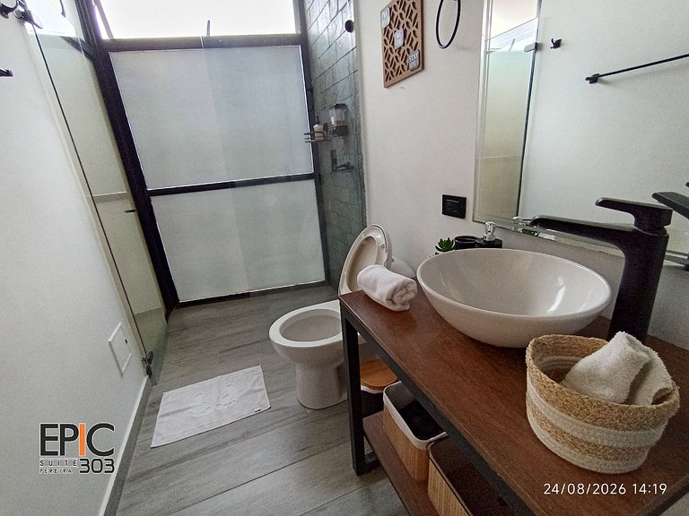 Epic Suite 303 Luxury Loft Airport
