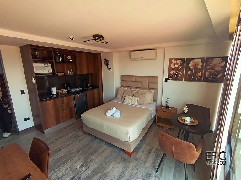 Epic Suite 303 Luxury Loft Airport
