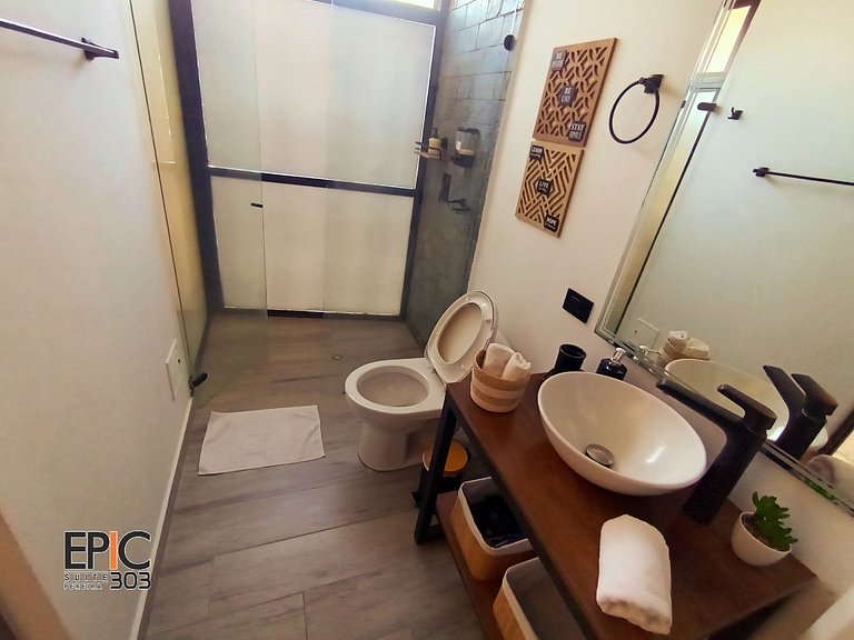 Epic Suite 303 Luxury Loft Airport