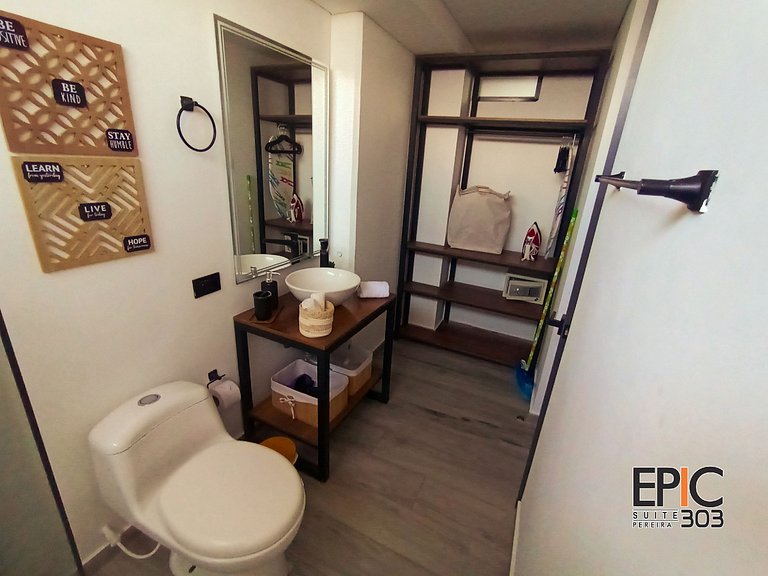Epic Suite 303 Luxury Loft Airport