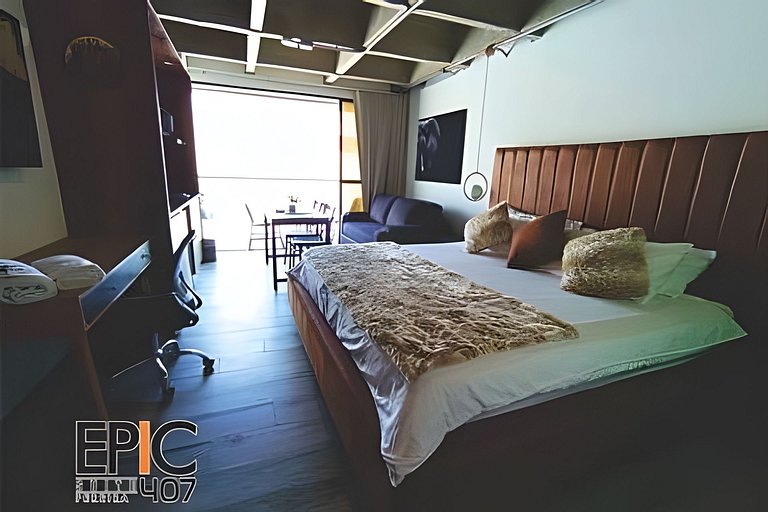 Epic Suite 407 Luxury Loft • King Bed • Airport