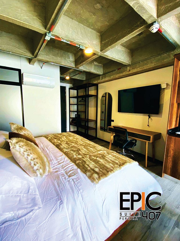 Epic Suite 407 Luxury Loft • King Bed • Airport