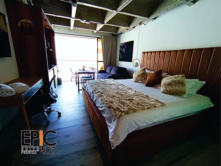 Epic Suite 407 Luxury Loft • King Bed • Airport