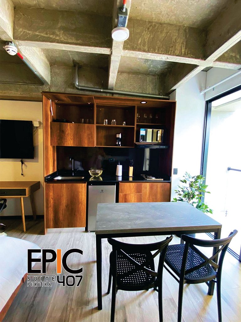Epic Suite 407 Luxury Loft • King Bed • Airport