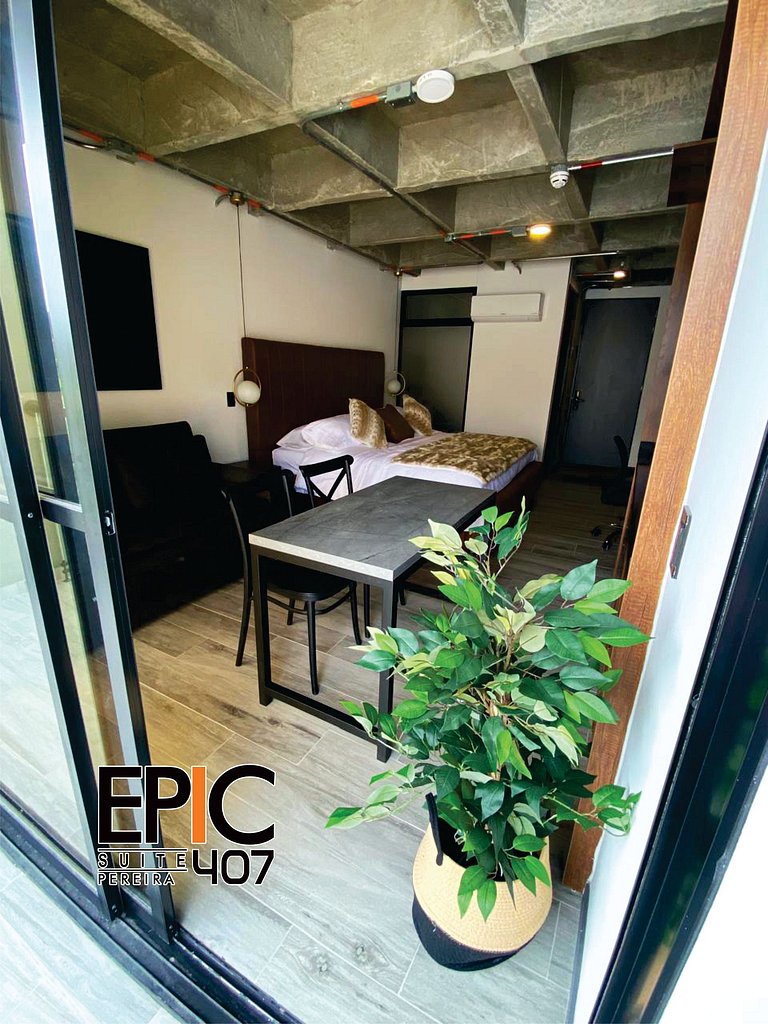 Epic Suite 407 Luxury Loft • King Bed • Airport